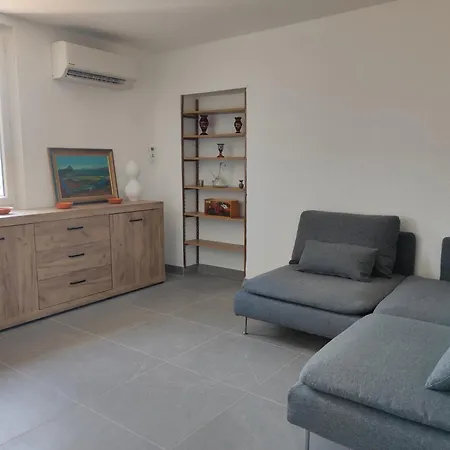 Rénové Avec Clim, Piscine, Wifi Et Parking à - Fr-1-776-108 Appartamento *