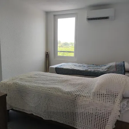 Rénové Avec Clim, Piscine, Wifi Et Parking à - Fr-1-776-108 *